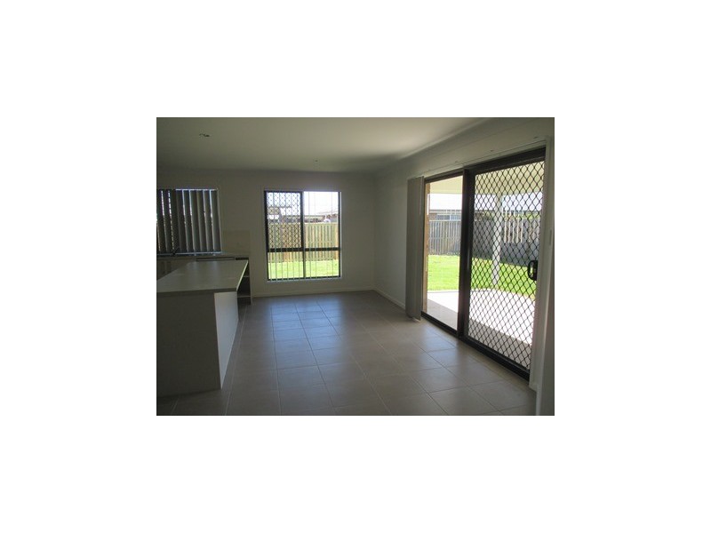 93 Currey Street, Roma QLD 4455