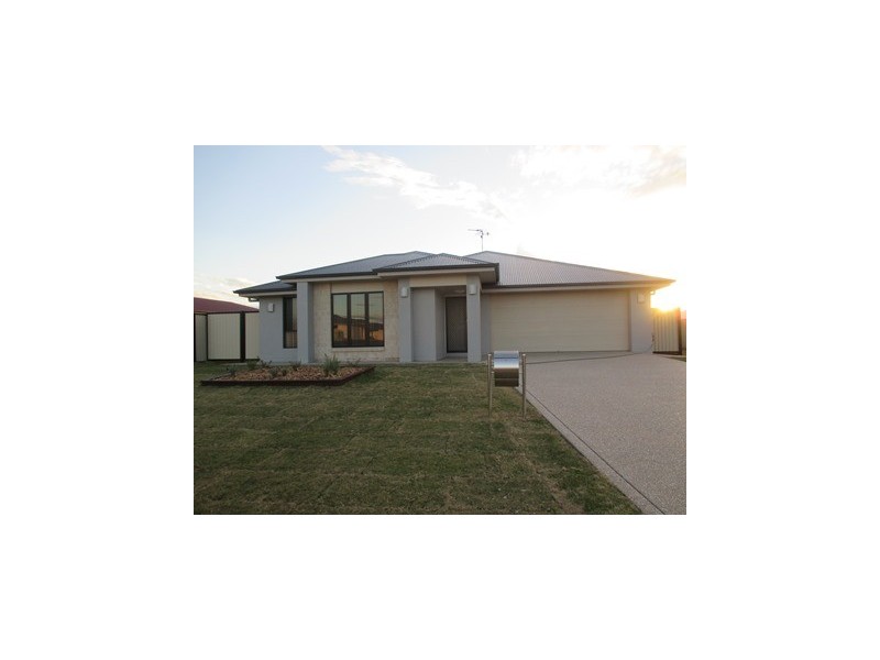 3 Dobel Way, Roma QLD 4455