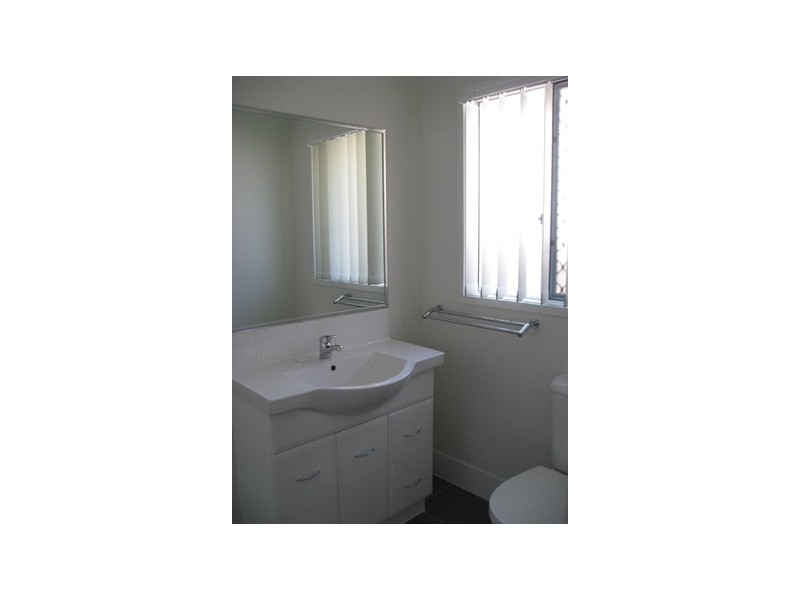 96 Currey Street, Roma QLD 4455