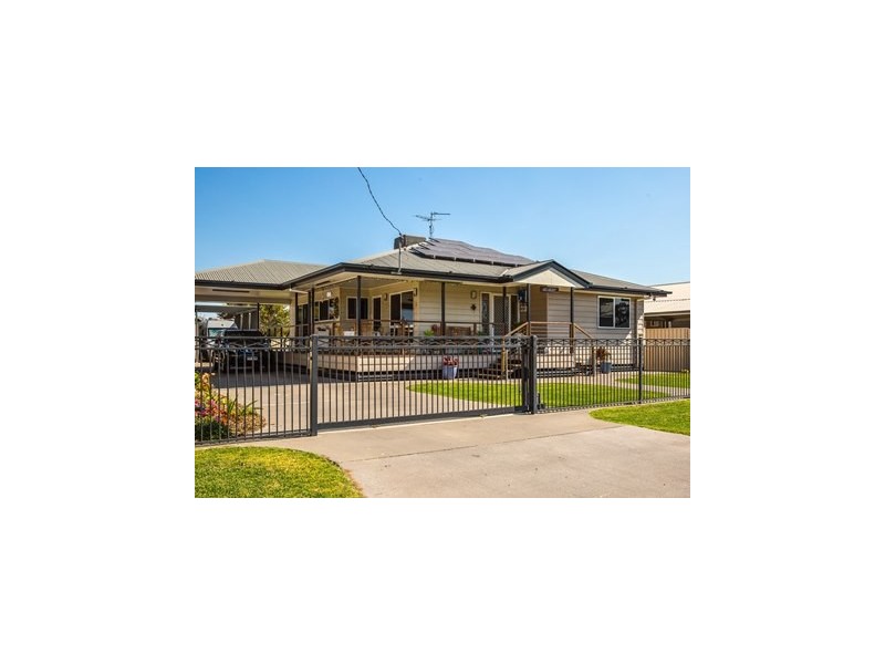 4 Courtney Street, Roma QLD 4455