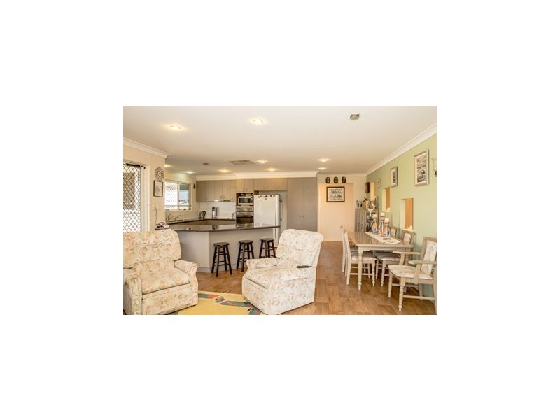 4 Courtney Street, Roma QLD 4455