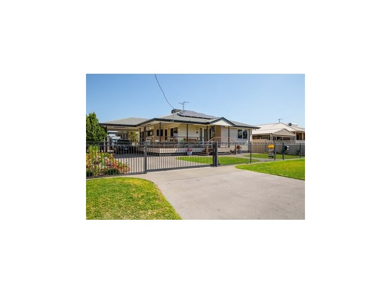 4 Courtney Street, Roma QLD 4455