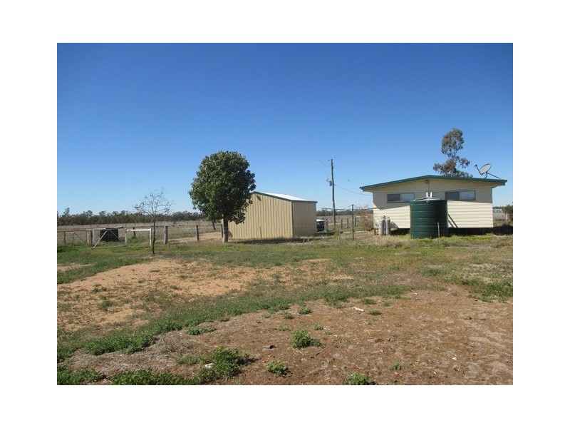 35 Swans Road, Wallumbilla QLD 4428