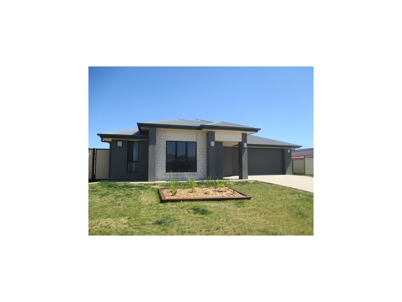 7 Dobel Way, Roma QLD 4455