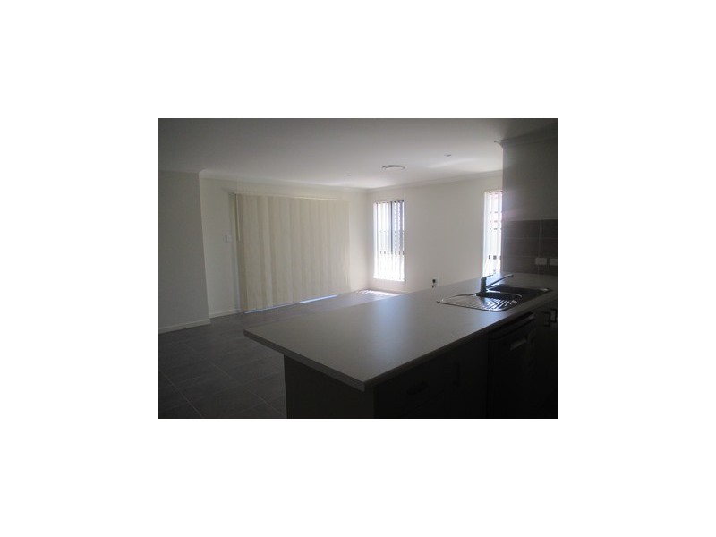 7 Dobel Way, Roma QLD 4455