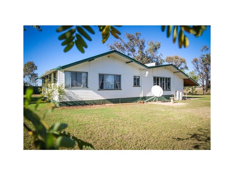 75 WAROOBY LANE, Roma QLD 4455