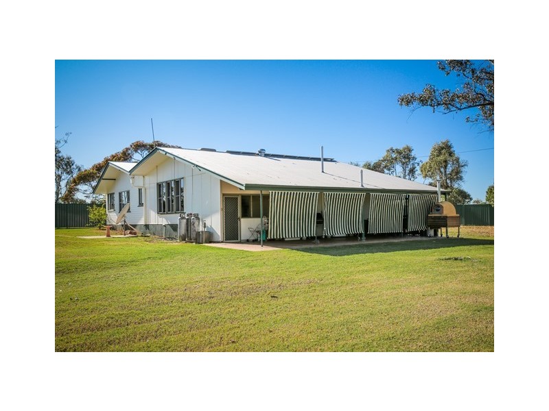 75 WAROOBY LANE, Roma QLD 4455