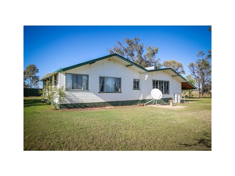 75 WAROOBY LANE, Roma QLD 4455