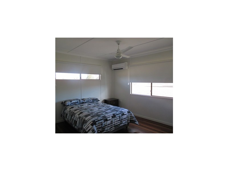 18 BANKS STREET, Yuleba QLD 4427