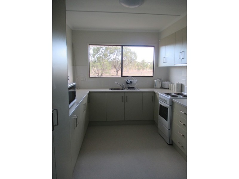 18 BANKS STREET, Yuleba QLD 4427