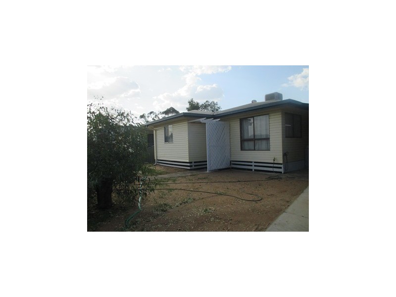 29 Derry Street, Roma QLD 4455