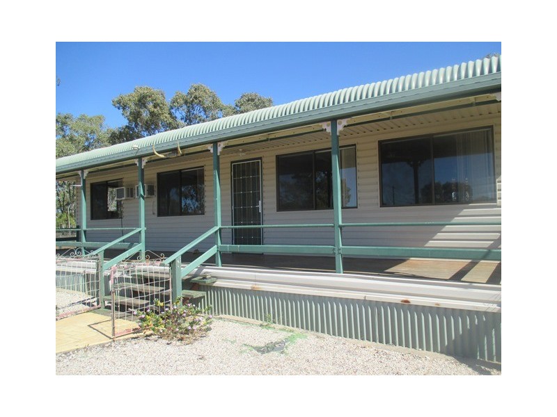 21 BASS STREET, Yuleba QLD 4427