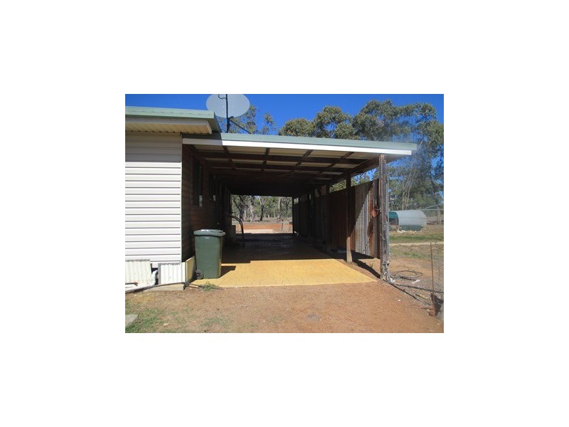 21 BASS STREET, Yuleba QLD 4427