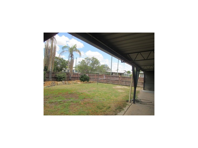 27 QUEEN STREET, Roma QLD 4455