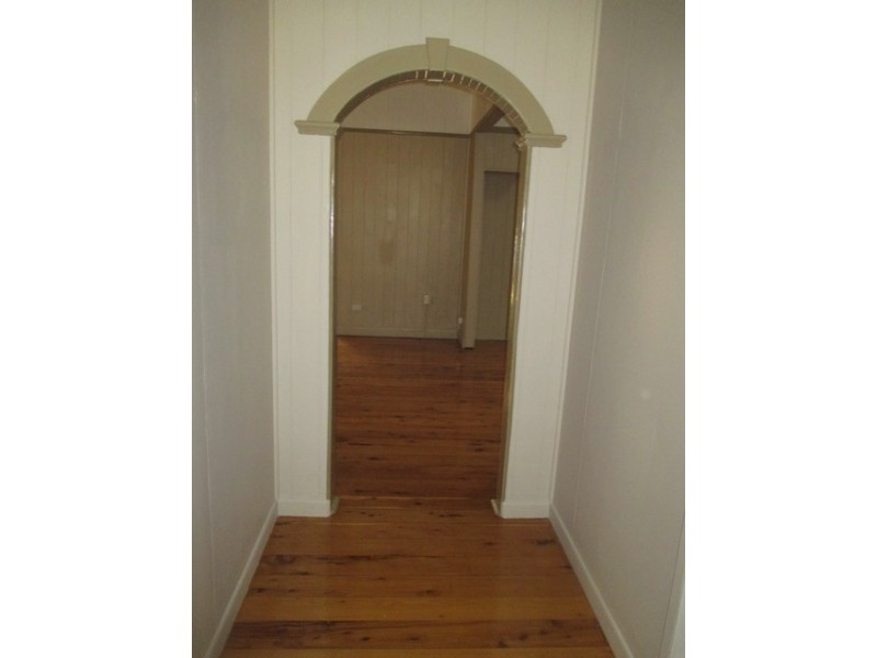 27 QUEEN STREET, Roma QLD 4455