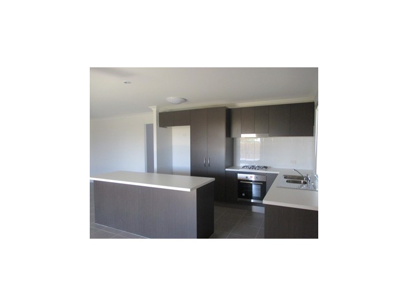 79 Currey Street, Roma QLD 4455