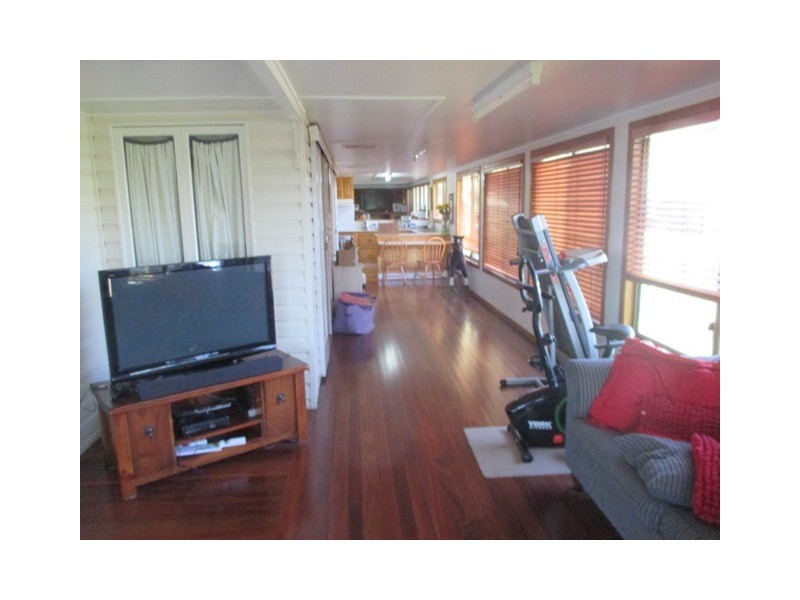 2 BORLAND STREET, Roma QLD 4455