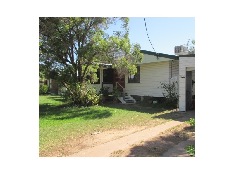 2 BORLAND STREET, Roma QLD 4455