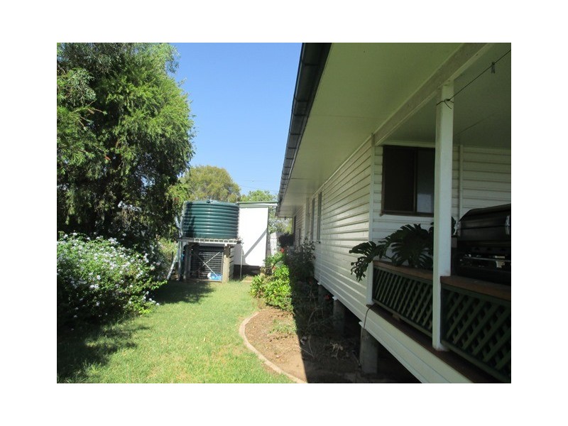 2 BORLAND STREET, Roma QLD 4455