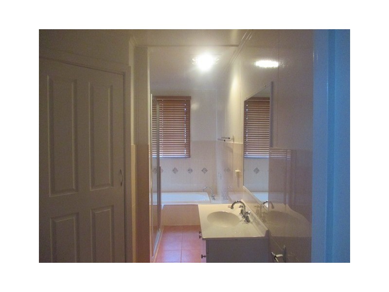 36 DUKE STREET, Roma QLD 4455