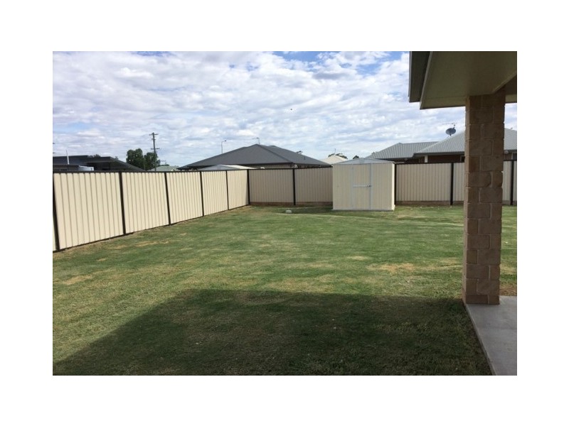 26 Everingham Avenue, Roma QLD 4455