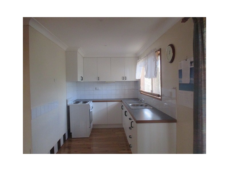 4 Robertson Street, Roma QLD 4455