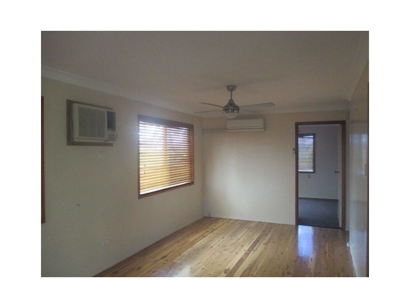 4 Robertson Street, Roma QLD 4455
