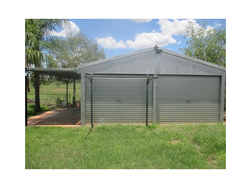 4 Robertson Street, Roma QLD 4455
