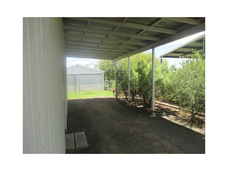4 Robertson Street, Roma QLD 4455