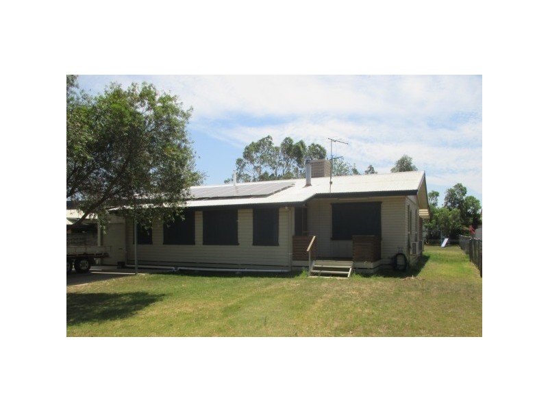 4 HUNTER STREET, Roma QLD 4455