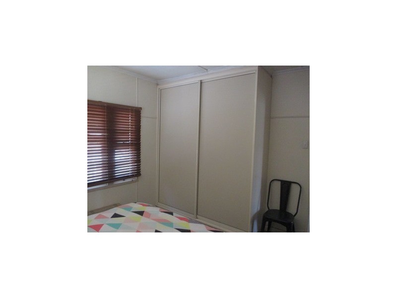 4 HUNTER STREET, Roma QLD 4455