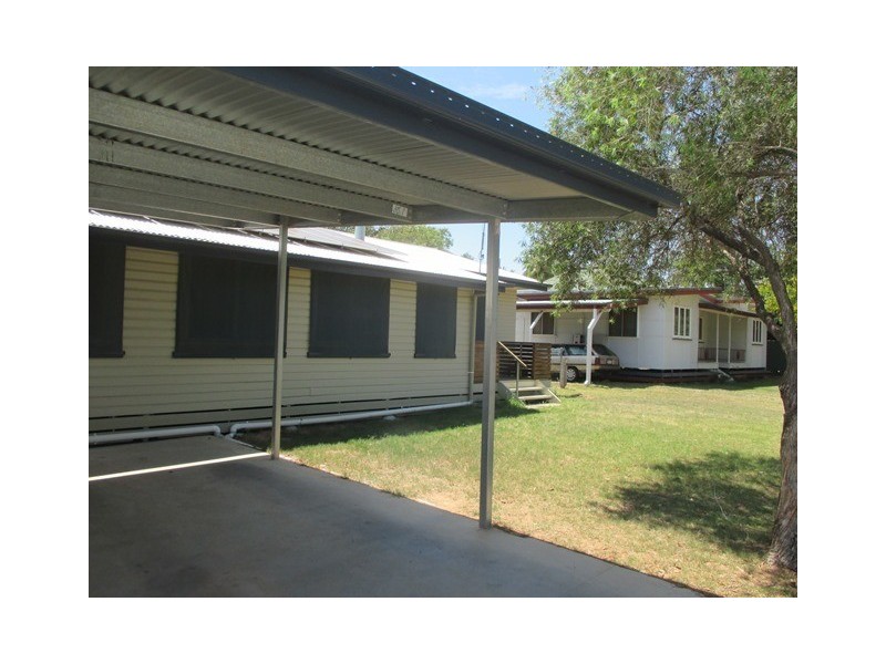 4 HUNTER STREET, Roma QLD 4455