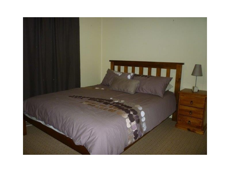 7 POWELL STREET, Roma QLD 4455