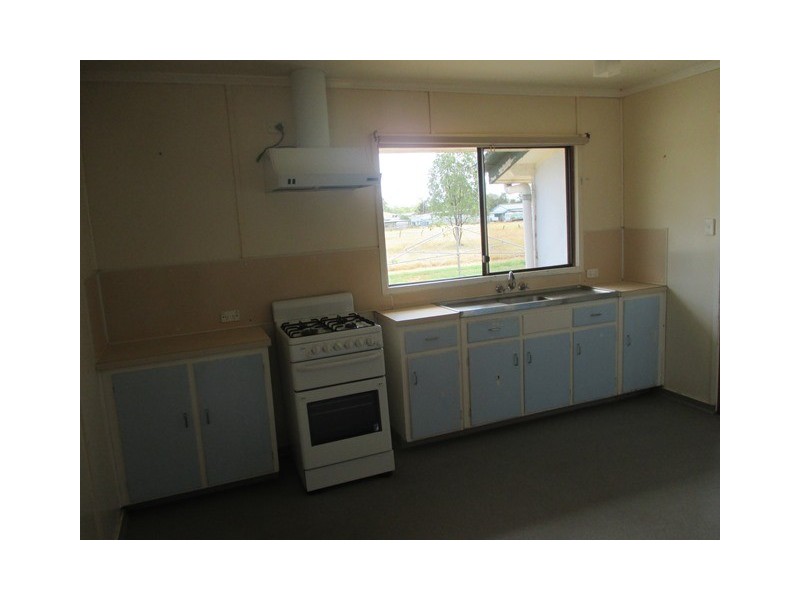 21 DRURY STREET, Yuleba QLD 4427