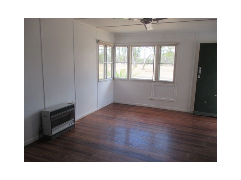 21 DRURY STREET, Yuleba QLD 4427