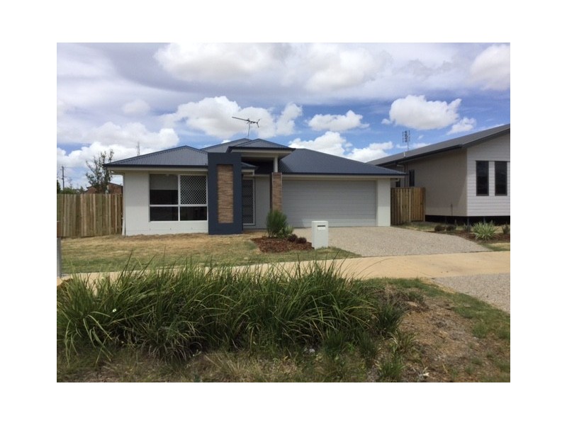2 Lomandra Av, Roma QLD 4455