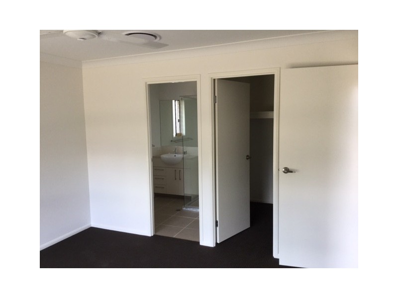 2 Lomandra Av, Roma QLD 4455