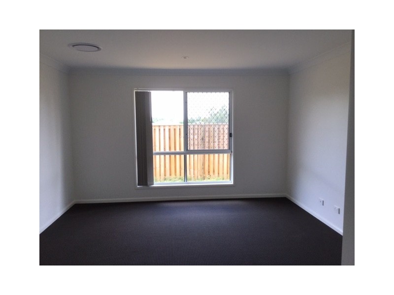 2 Lomandra Av, Roma QLD 4455