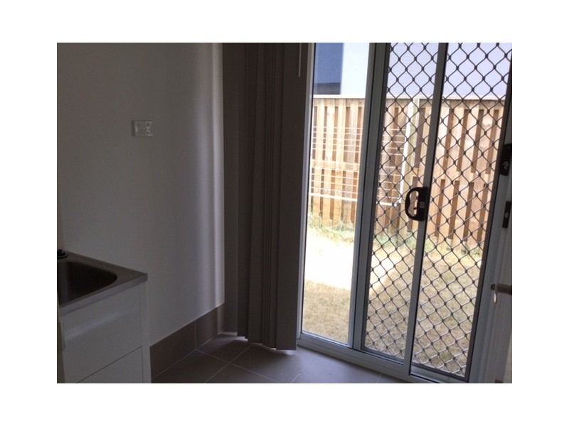 2 Lomandra Av, Roma QLD 4455