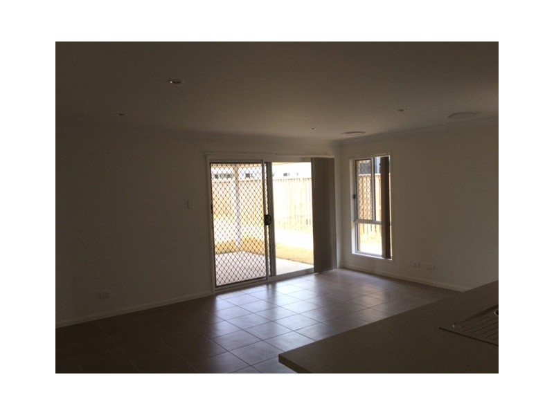 2 Lomandra Av, Roma QLD 4455