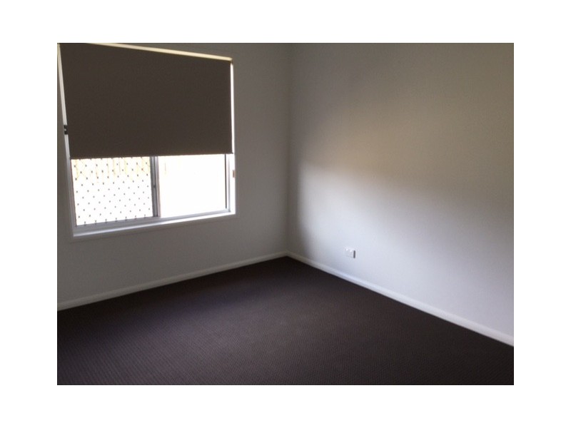 2 Lomandra Av, Roma QLD 4455