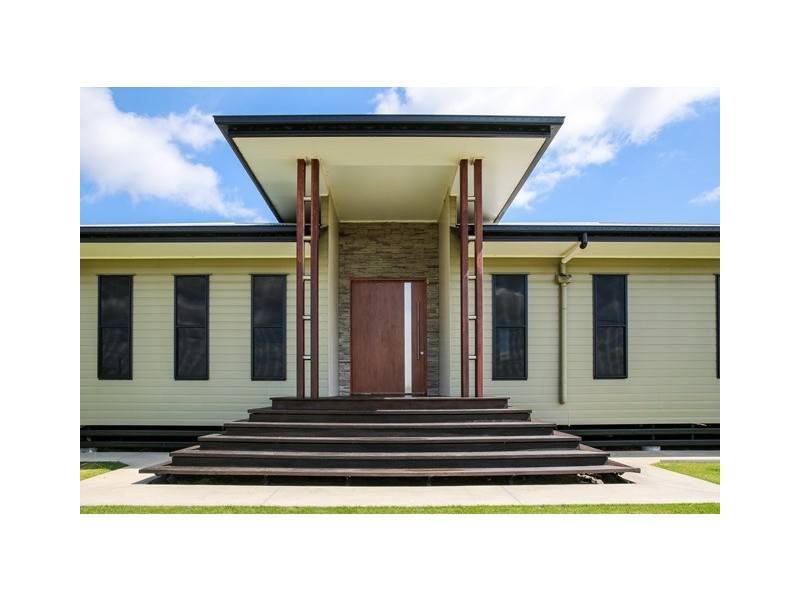120 Bourne Drive, Roma QLD 4455