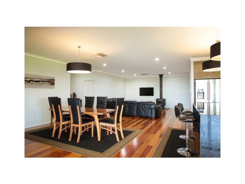 120 Bourne Drive, Roma QLD 4455