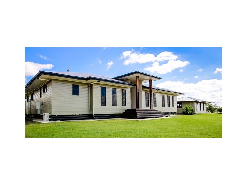 120 Bourne Drive, Roma QLD 4455