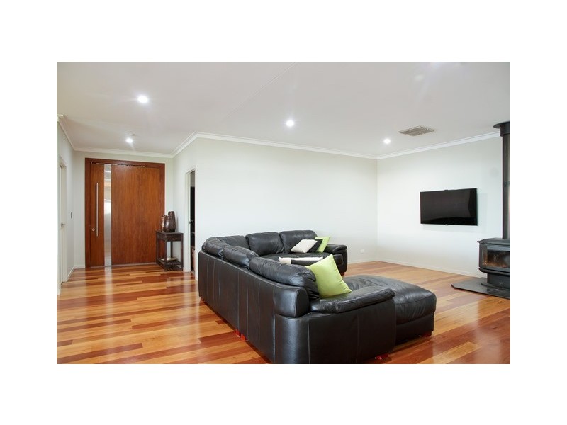 120 Bourne Drive, Roma QLD 4455