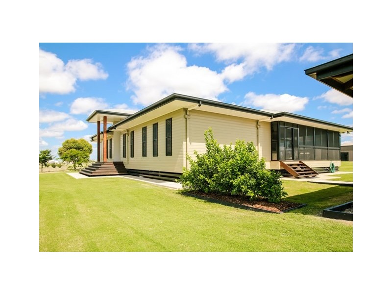 120 Bourne Drive, Roma QLD 4455
