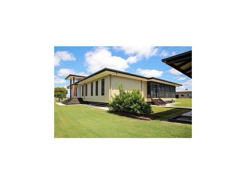120 Bourne Drive, Roma QLD 4455