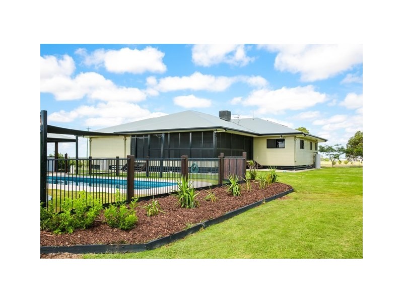 120 Bourne Drive, Roma QLD 4455