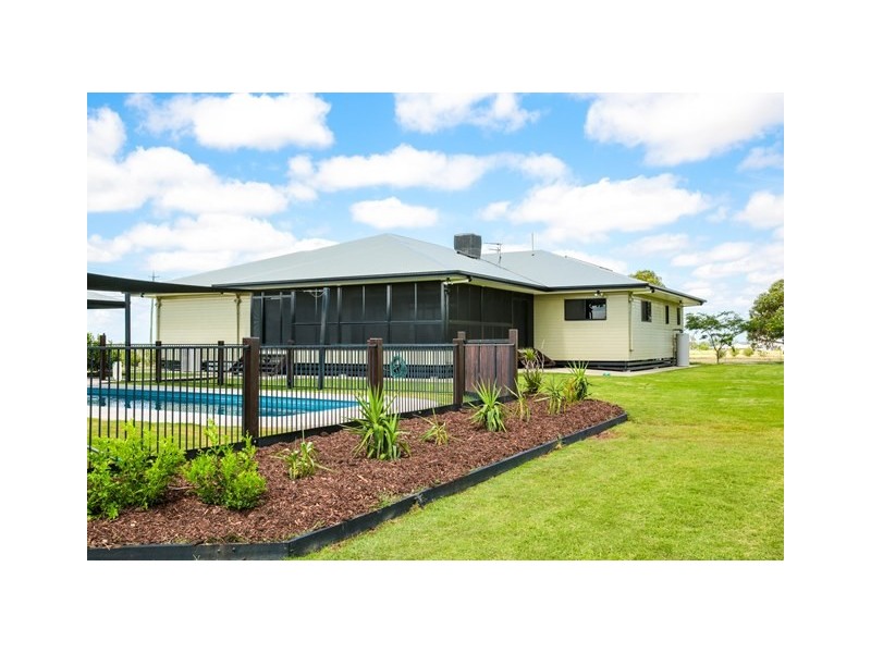 120 Bourne Drive, Roma QLD 4455