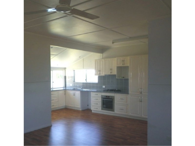 7 Queen Street, Roma QLD 4455